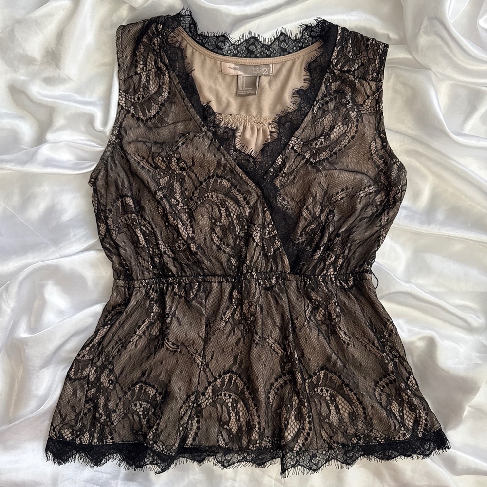 Forever 21 Love21 Black Lace Surplice Peplum Top Tan Lining Small